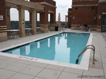 ארלינגטון Crystal Quarters Furnished Apartments At The Gramercy מראה חיצוני תמונה
